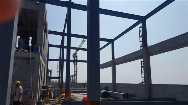 鋼結(jié)構(gòu)中的抗風(fēng)設(shè)計(jì)有哪些？